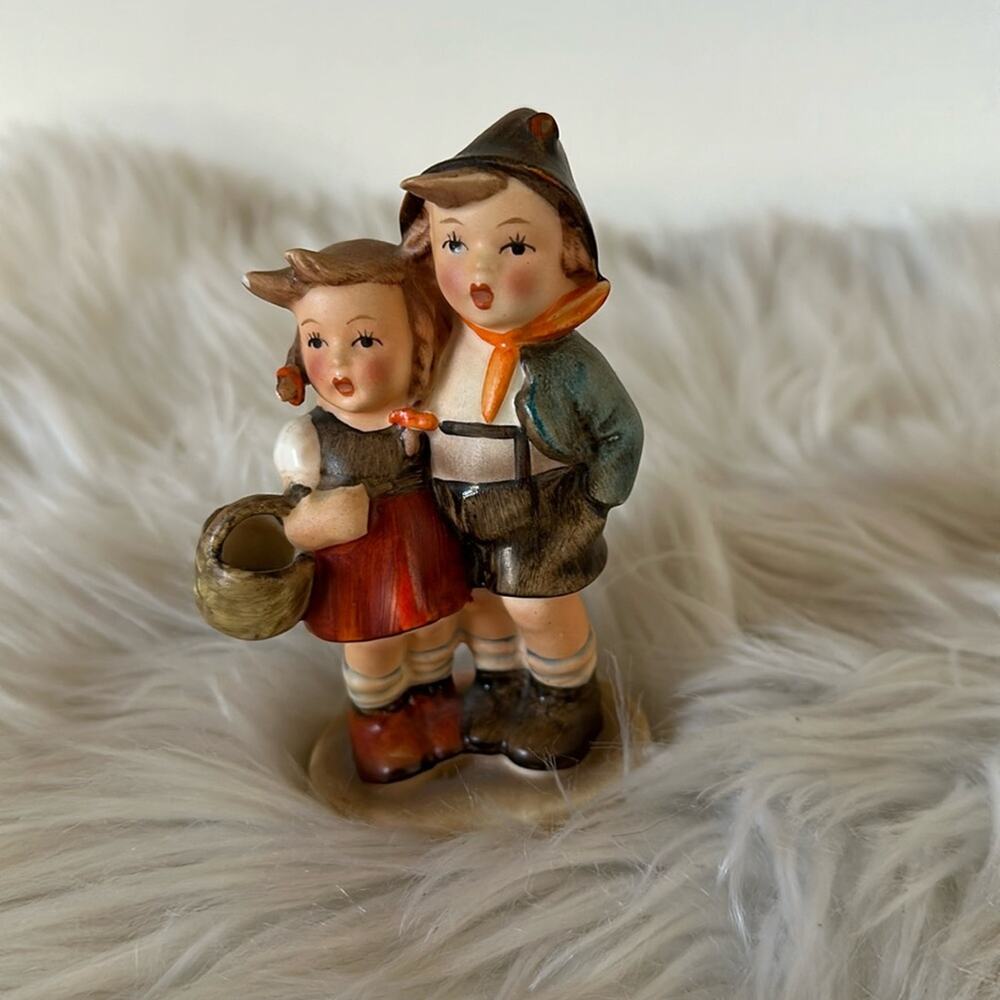 Goebel Hummel | "Surprise" Figurine TMK-2
